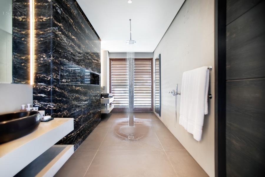 ZazenEnSuiteMasterBathroom